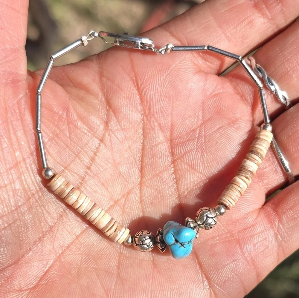 Vintage Native American style heishi chunky howlite turquoise shells bracelet